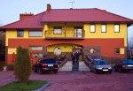 Eleganckie wn�trze, profesjonalna obs�uga oraz wy�mienite potrawy sprawi� ,�e Pa�stwa uroczysto�� b�dzie niezapomnianym wydarzeniem. Nasze us�ugi staramy si� dopasowa� do indywidualnych potrzeb naszych klient�w i sprawi� �eby przyj�cie by�o niepowtarzalne. ,sala weselna, wesele,sylwester, studniowka, przyjecia firmowe,komunie,chrzciny,bankiety,przyj�cia okoliczno�ciowe,dom,weselny,przyj�cia weselne,bale,komunie,konferencje,imprezy,stypy