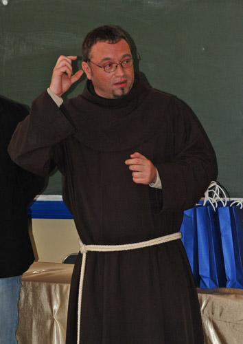 anioly_do_stolu.jpg