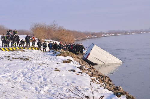 nowy_korczyn_wyciaganie_auta006.jpg