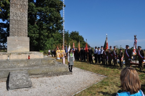 czarkowy_pomnik003.jpg