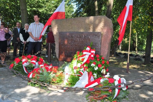 pomnik_piasek001.jpg