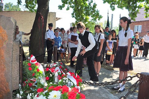 pomnik_piasek002.jpg