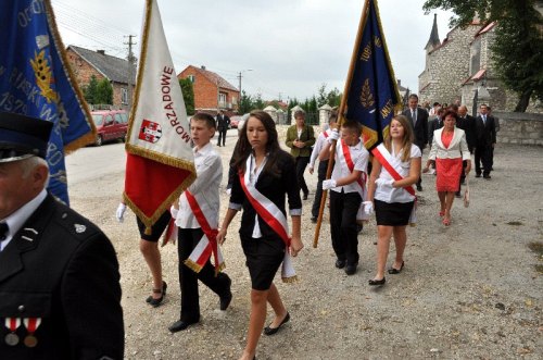 pomnik003.jpg
