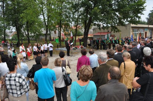pomnik014.jpg