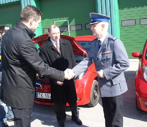 nissany_do_policji2.jpg