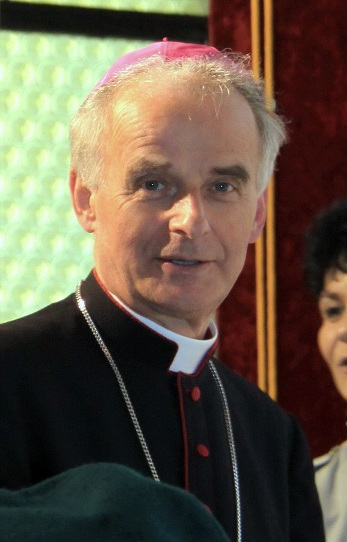 biskup_florczyk_wbusku2.jpg