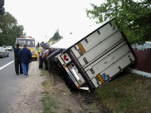 wypadek_bronina_tir004.jpg