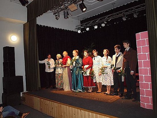 czerwona_kanapa_debiut.jpg