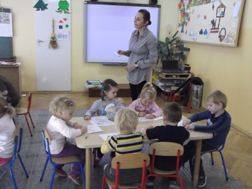 czytanie_na_dywanie_zlota1.JPG