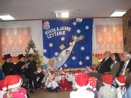 mikolajkowe_czytanie.JPG