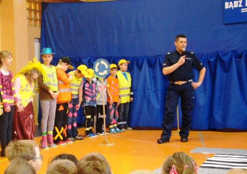 policja_w_szkole.jpg