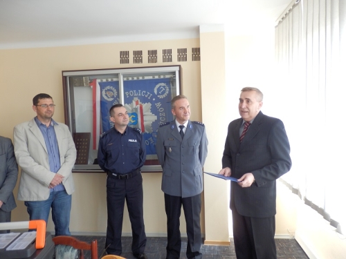 policja_pinczow_1.jpg