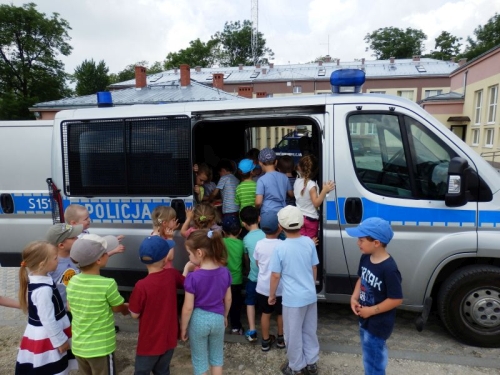 przedszkolaki_w_policji.jpg