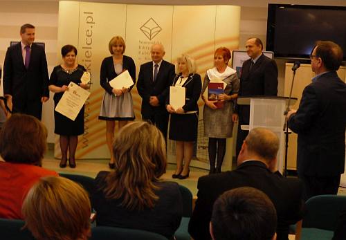 pinczow_biblioteka_roku002.jpg