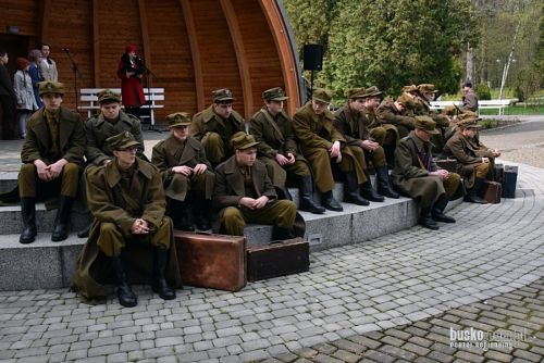 II_marsz_katynski019.jpg