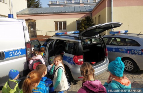 dzieci_policja001.jpg