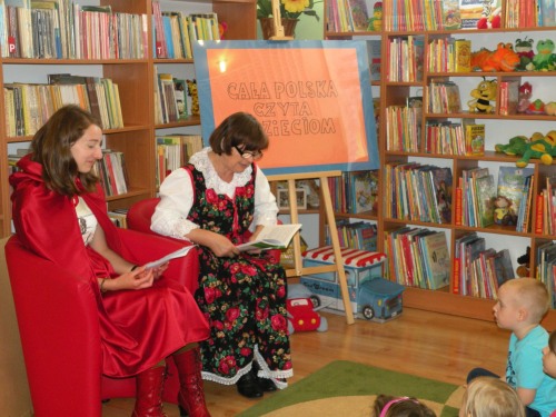 biblioteka_kola_gospodyn_pinczow001.jpg