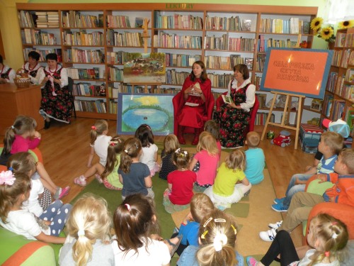 biblioteka_kola_gospodyn_pinczow003.jpg