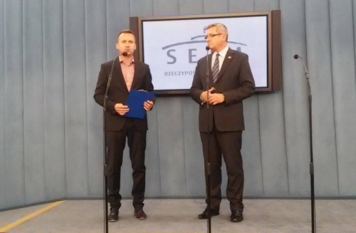 konferencja.jpg