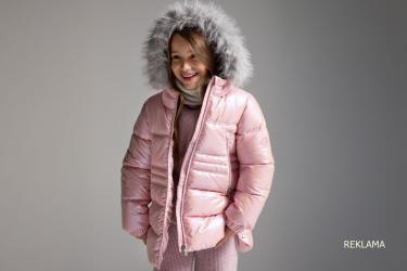 Jesienne miesiące to czas, kiedy pogoda potrafi zaskoczyć, a warstwowe ubieranie dziecka staje się nie tylko praktycznym rozwiązaniem, ale i koniecznością. Dzięki odpowiedniemu doborowi kurtek zimowych, bluz i akcesoriów, możemy zapewnić naszym pociechom komfort i ciepło podczas chłodniejszych dni.