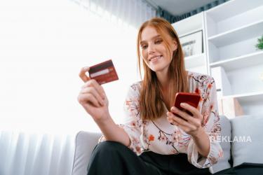 Karty kredytowe na oświadczenie cieszą się rosnącą popularnością, ponieważ pozwalają uzyskać dostęp do limitu kredytowego bez konieczności przedstawiania tradycyjnych dokumentów potwierdzających dochód. Dla wielu osób jest to szansa na wygodne finansowanie niewielkich wydatków bez konieczności przechodzenia przez wielostopniową, skomplikowaną procedurę. 