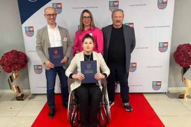 Determinacja, talent i konsekwencja przyniosły sukces młodej zawodniczce z Buska-Zdroju. Podczas Podsumowania Sportowego 2025 Roku w Kielcach wyróżniono Angelikę Flisowską, wychowankę Specjalnego Ośrodka Szkolno-Wychowawczego dla Niepełnosprawnych Ruchowo.

