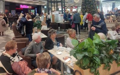 W ramach cyklu Kultura przez Duże K Stowarzyszenie Razem Dzieciom z Buska-Zdroju zorganizowało wyjazd do Multikina w Kielcach. Członkowie oraz sympatycy stowarzyszenia wzięli udział w wyjątkowym seansie filmowym prezentującym zapis najnowszego, bożonarodzeniowo-noworocznego koncertu André Rieu i jego Orkiestry Johanna Straussa.