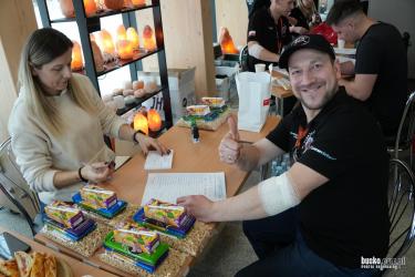 Z inicjatywy Strażaków Krewniaków oraz OSP Zbludowice w niedzielę, 11 stycznia, w Domu Zdrojowym w Busku-Zdroju odbyła się akcja honorowego krwiodawstwa pod hasłem Podaruj życie - Oddaj krew. Wydarzenie po raz kolejny potwierdziło, że lokalna społeczność chętnie angażuje się w działania na rzecz ratowania zdrowia i życia innych.