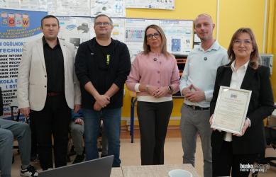 Specjalny Ośrodek Szkolno-Wychowawczy dla Niepełnosprawnych Ruchowo w Busku-Zdroju wzbogacił się o nowoczesną drukarkę sublimacyjną, przekazaną przez firmę P.P.U.H. DEXWAL. 