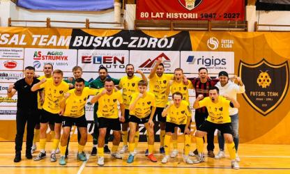 Wysoka forma, skuteczna gra i komplet punktów – tak w skrócie można podsumować sobotni występ Futsal Team. Zespół nie dał żadnych szans rywalom z KS Zaczernie, wygrywając aż 7:1 i dostarczając kibicom wielu sportowych emocji.