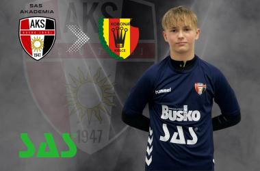 Kolejny młody zawodnik z Buska-Zdroju stawia ważny krok w swojej piłkarskiej drodze. 13-letni Igor Zaręba, bramkarz i podopieczny SAS Akademia AKS 1947 Busko-Zdrój, został zawodnikiem Industria Akademia Korona Kielce. 