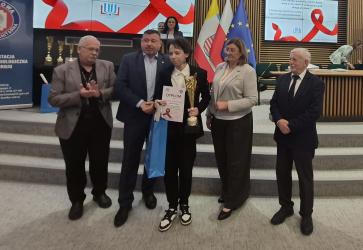 Uczeń Specjalnego Ośrodka Szkolno-Wychowawczego dla Niepełnosprawnych Ruchowo odniósł znaczący sukces w konkursie o zasięgu wojewódzkim, potwierdzając wysoki poziom wiedzy i zaangażowania w tematykę profilaktyki zdrowotnej