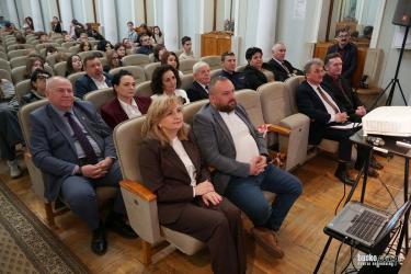 W Busku-Zdroju odbywa się XXIV Festiwal Zdrowia im. Zbigniewa Kociuby - wydarzenie, które od lat promuje zdrowy styl życia oraz budowanie świadomości w zakresie profilaktyki chorób. 


