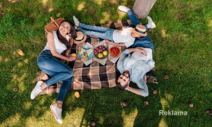 Majówka zbliża się wielkimi krokami, a Ty wciąż nie masz zarezerwowanego noclegu? Rynek last minute rządzi się swoimi prawami i kto zna te zasady, potrafi dzięki nim znaleźć naprawdę dobre okazje. Oto nasz przewodnik, sprawdź szczegóły!