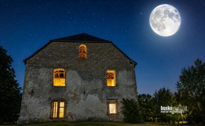 Miłośnicy historii i lokalnego dziedzictwa będą mieli okazję spędzić wyjątkowy wieczór w niecodziennej atmosferze. W sobotę, 16 maja 2026 roku, w Szańcu odbędzie się kolejna edycja Nocy Muzeów, podczas której mieszkańcy oraz goście będą mogli zwiedzić zabytkowe miejsca związane z historią miejscowości.