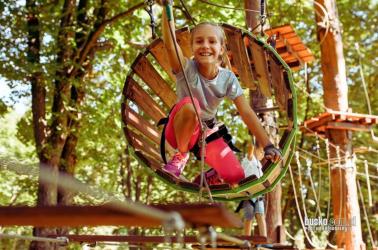 Dziś, 23 maja, po zimowej przerwie działalność rozpoczyna park linowy Małpi Gaj w Busku-Zdroju. Pierwsi miłośnicy podniebnych przeszkód będą mogli skorzystać z atrakcji już od godziny 12.00.