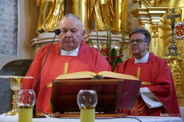 Msze Święte, tradycyjne poświęcenie pojazdów, rodzinny festyn oraz uroczysta Msza pod przewodnictwem biskupa Jana Piotrowskiego. W Szczaworyżu trwają obchody jubileuszu 900-lecia parafii św. Jakuba Apostoła.