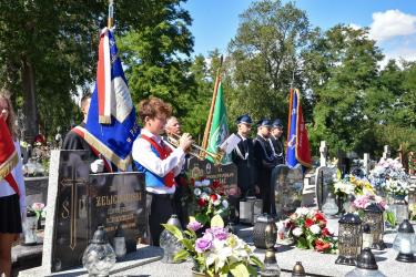 1 września 1939 roku rozpoczęła się obrona Westerplatte. Wśród obrońców byli także żołnierze związani z terenem dzisiejszej gminy Pacanów. Pamięć o nich i innych uczestnikach tragicznych wydarzeń Września 1939 roku uczczono podczas uroczystości na cmentarzu w Zborówku.
