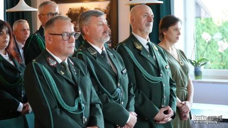 Osiemdziesiąt lat działalności, uroczysta msza święta, nadanie i poświęcenie sztandaru oraz spotkanie kilku pokoleń myśliwych. 5 września w Garden Villa w Skorzowie odbył się jubileusz Koła Łowieckiego nr 1 Bażant w Kielcach. Jedno z najstarszych kół łowieckich na Kielecczyźnie świętowało rocznicę powstania w obecności przedstawicieli Polskiego Związku Łowieckiego, zaprzyjaźnionych kół oraz zaproszonych gości.