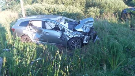Do groźnego wypadku doszło dziś około godziny 19:00 w miejscowości Kotki, gmina Busko-Zdrój. Zderzyły się dwa samochody osobowe. 