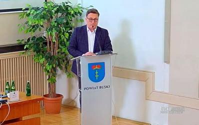 Podczas XVII sesji Rady Powiatu Buskiego burmistrz Nowego Korczyna Paweł Zagaja wystąpił z apelem o poparcie inicjatywy dotyczącej budowy nowej linii kolejowej na trasie Busko-Zdrój - Nowy Korczyn - Żabno - Tarnów. 