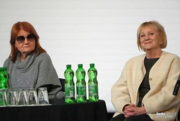 Znane twarze polskiego kina, rozmowy o szczęściu i wspólne oglądanie filmu - tak w skrócie można podsumować piątkowe wydarzenie w Buskim Samorządowym Centrum Kultury, które przyciągnęło mieszkańców i gości Buska-Zdroju. 