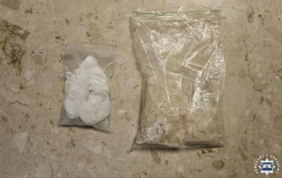 Interwencja domowa zakończyła się zatrzymaniem 23-letniego mieszkańca gminy Stopnica, u którego policjanci ujawnili znaczną ilość substancji odurzającej. Do zdarzenia doszło wczoraj po południu po zgłoszeniu, które wpłynęło do stanowiska kierowania buskiej komendy.