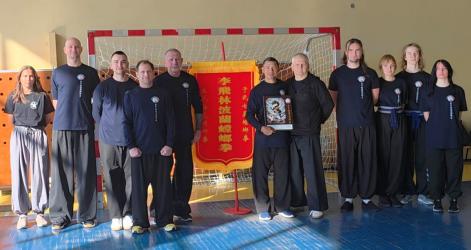 To były dwa dni pełne potu, dyscypliny i fascynującej wiedzy. W dniach 28 lutego - 1 marca Buski Klub Kung-Fu Yantai zorganizował wyjątkowe warsztaty, które poprowadził mistrz Luiz De Sousa. Gość z Brazylii to światowej klasy autorytet i bezpośredni kontynuator tradycji mistrza Li Fei Lina.