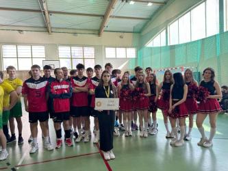 ELO Busko, ELO! Ten okrzyk kibiców już od 22 lat rozbrzmiewa na trybunach hali sportowej I Liceum Ogólnokształcącego im. T. Kościuszki w Busku-Zdroju, dając wyraz ogromnym emocjom i miłości do siatkówki! Tegoroczne dwa dni - 19 i 20 marca 2026 r. - ponownie zamieniły szkołę w prawdziwą siatkarską arenę. Było głośno, radośnie i niezwykle ekscytująco!