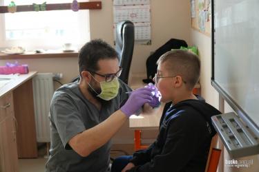 W Ośrodku Szkolno-Wychowawczym im. Bohaterów Września 1939 roku w Broninie odbyła się dziś Biała Sobota - wydarzenie poświęcone profilaktyce zdrowotnej i promocji zdrowego stylu życia. Akcja została zorganizowana we współpracy ze Stowarzyszeniem Daj Dziecku Nadzieję.