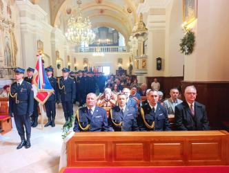 Wspólna modlitwa, podziękowanie za trud służby oraz wyrazy szacunku dla codziennej gotowości do niesienia pomocy - w niedzielę, 10 maja, w Kościele pw. Niepokalanego Poczęcia Najświętszej Maryi Panny w Busku-Zdroju odbyła się uroczysta Msza Święta w intencji strażaków Państwowej Straży Pożarnej i Ochotniczych Straży Pożarnych z terenu powiatu buskiego.