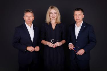 Ponad 4,4 mld zł przychodów, wzrost sprzedaży oraz jednogłośne poparcie dla dotychczasowego kierunku rozwoju - tak w skrócie można podsumować Zwyczajne Walne Zgromadzenie Akcjonariuszy Grupy PSB Handel S.A. W trakcie obrad zatwierdzono wyniki finansowe za 2025 rok, podjęto decyzję o wypłacie dywidendy oraz wybrano nowy Zarząd.