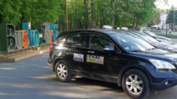 Zaufana korporacja z 35-letnim doświadczeniem. Jesteśmy do dyspozycji 24 godziny na dobę, 7 dni w tygodniu. Zapewniamy bezpieczne przejazdy mieszkańcom i kuracjuszom. Nr telefonu 41 378 23 27