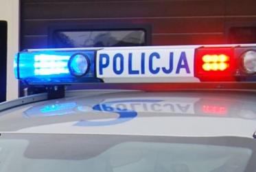 Funkcjonariusze z Komendy Powiatowej Policji w Staszowie skutecznie zakończyli śledztwo w sprawie rozboju, zatrzymując dwie osoby podejrzane o to przestępstwo.